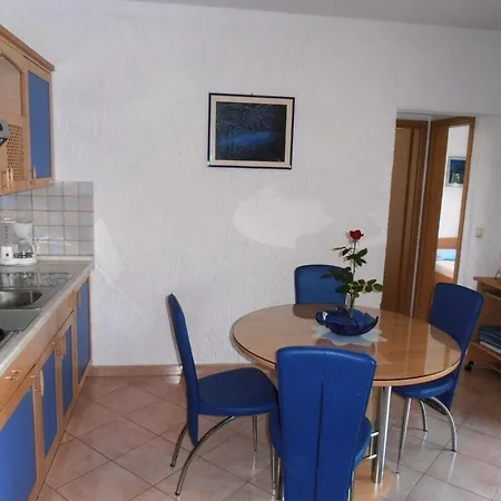 Linet 5- By Interhome Funtana