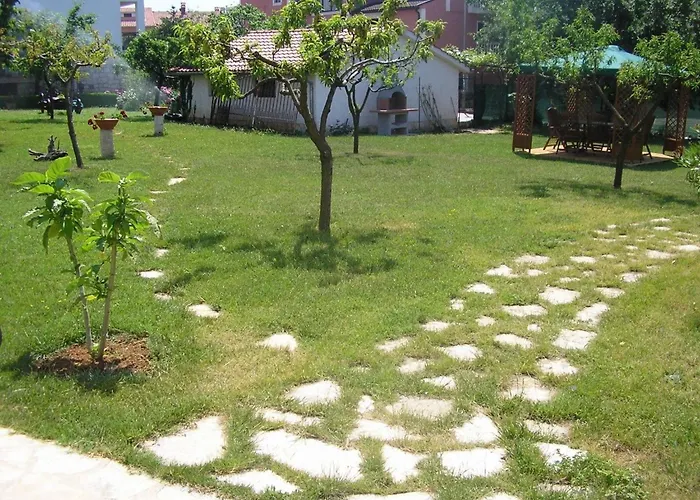 Linet 5- By Interhome *